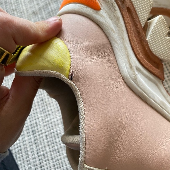 Momoni Womens Puffin Sneakers size EU 40 US 9.5 - Picture 7 of 8